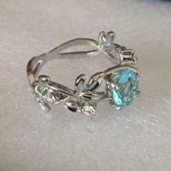 New Silver and Blue Floral Ring - Picture 2 of 7